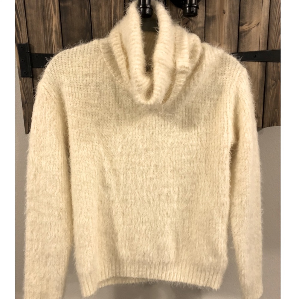 NEVER WORN - nwot - XS (fits like SM/MD) sweater